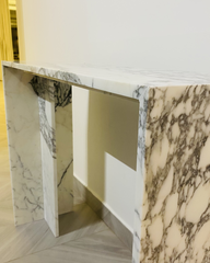 Side profile showing slab thickness and marble veining