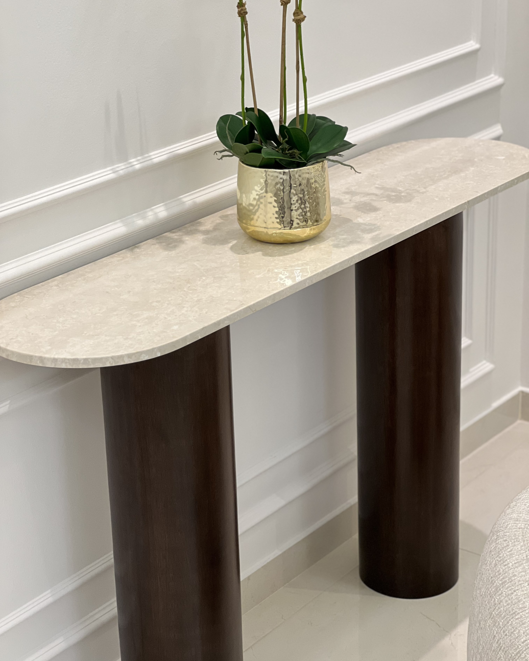 Luna Console Table with accessories