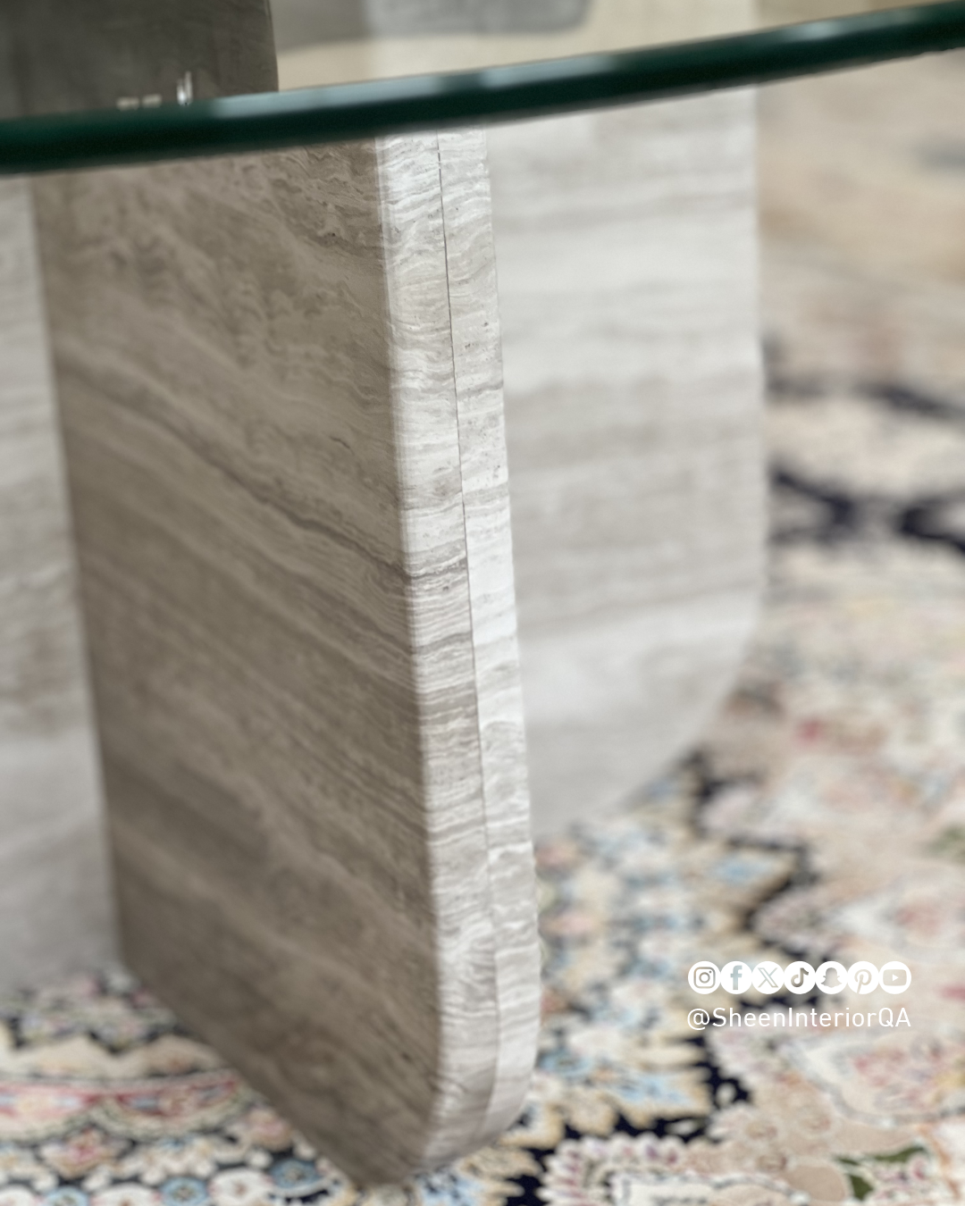 Detailed view of intersecting White Wood marble base