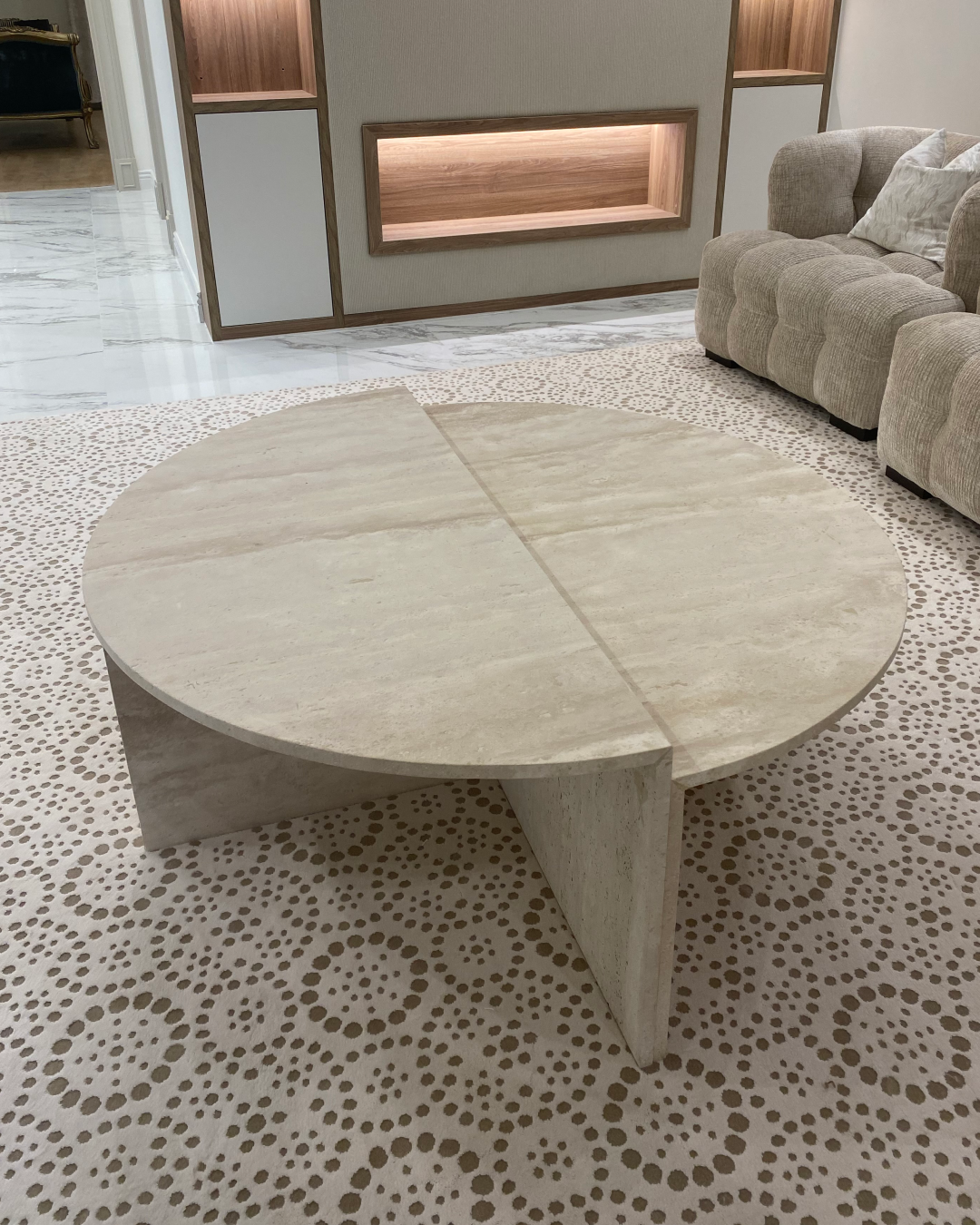 Top-down view of the full round silhouette